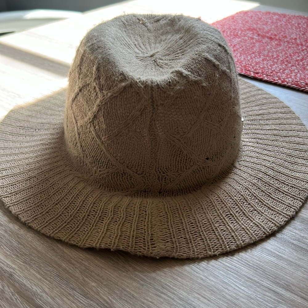 Knit Hat - Picture 4 of 9